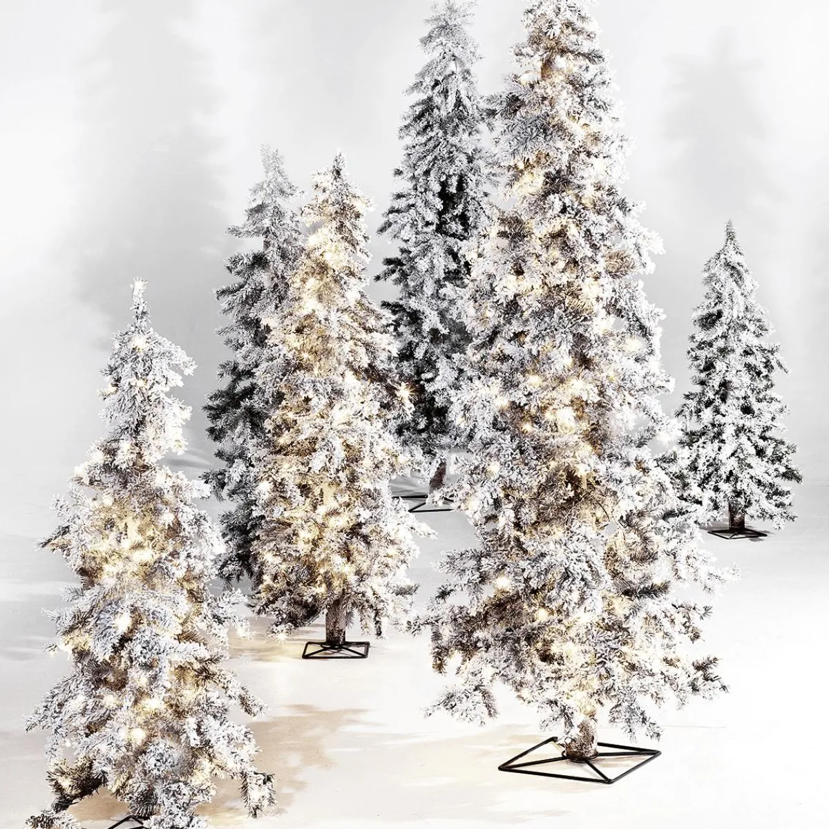 Árboles De Navidad Artificiales>DecoWoerner Abeto De Invierno, Abeto Artificial De Luvi Con Nieve Con Luz LED, 210 Cm blanco