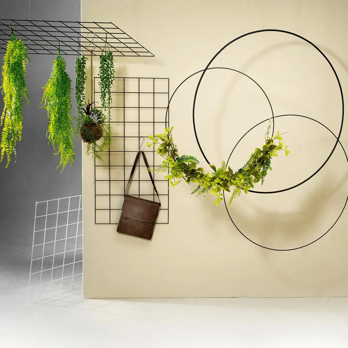 Ayudas Y Herramientas De Decoración|Decoración De Otoño>DecoWoerner Anillo Decorativo De Metal, Entre 58 - 60 Cm Ø negro
