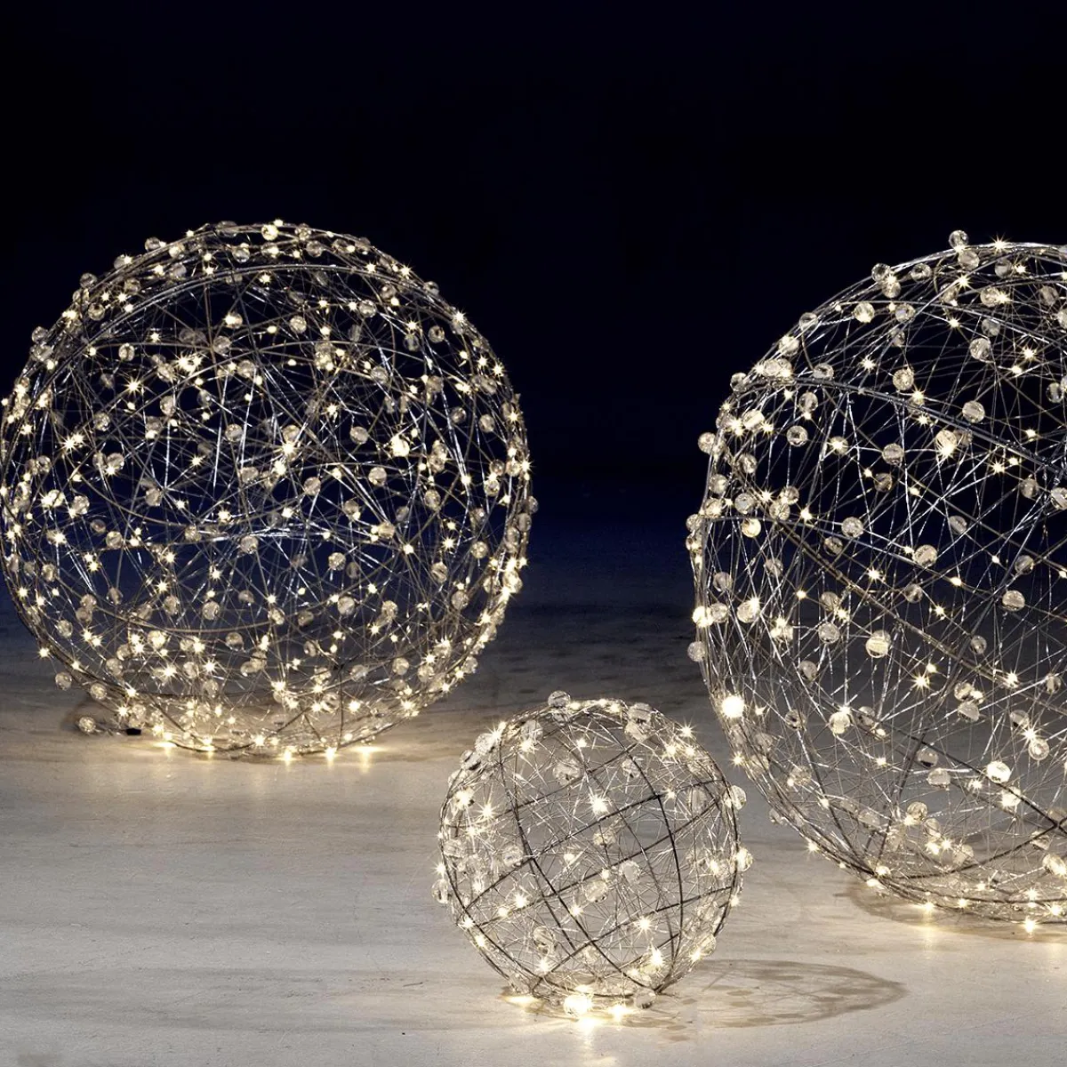 Luz Decorativa|Luces De Navidad>DecoWoerner Bola De Alambre Con Luz LED Ø 25 Cm plata