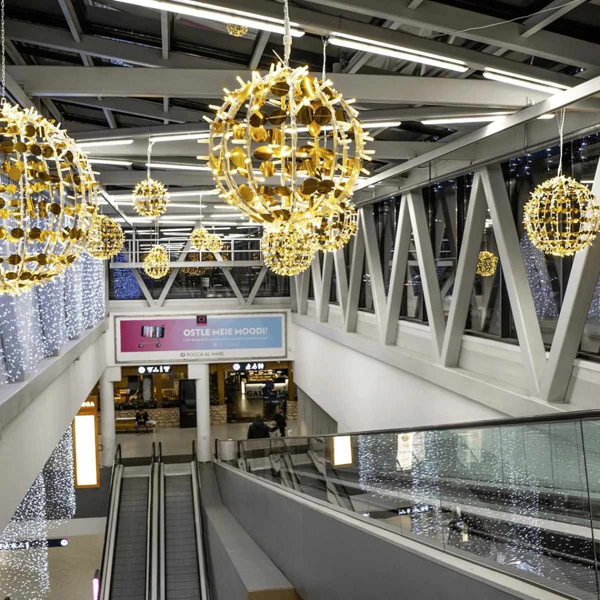 Luz Decorativa>DecoWoerner Bola De Lentejuelas LED 75 Cm Ø plata