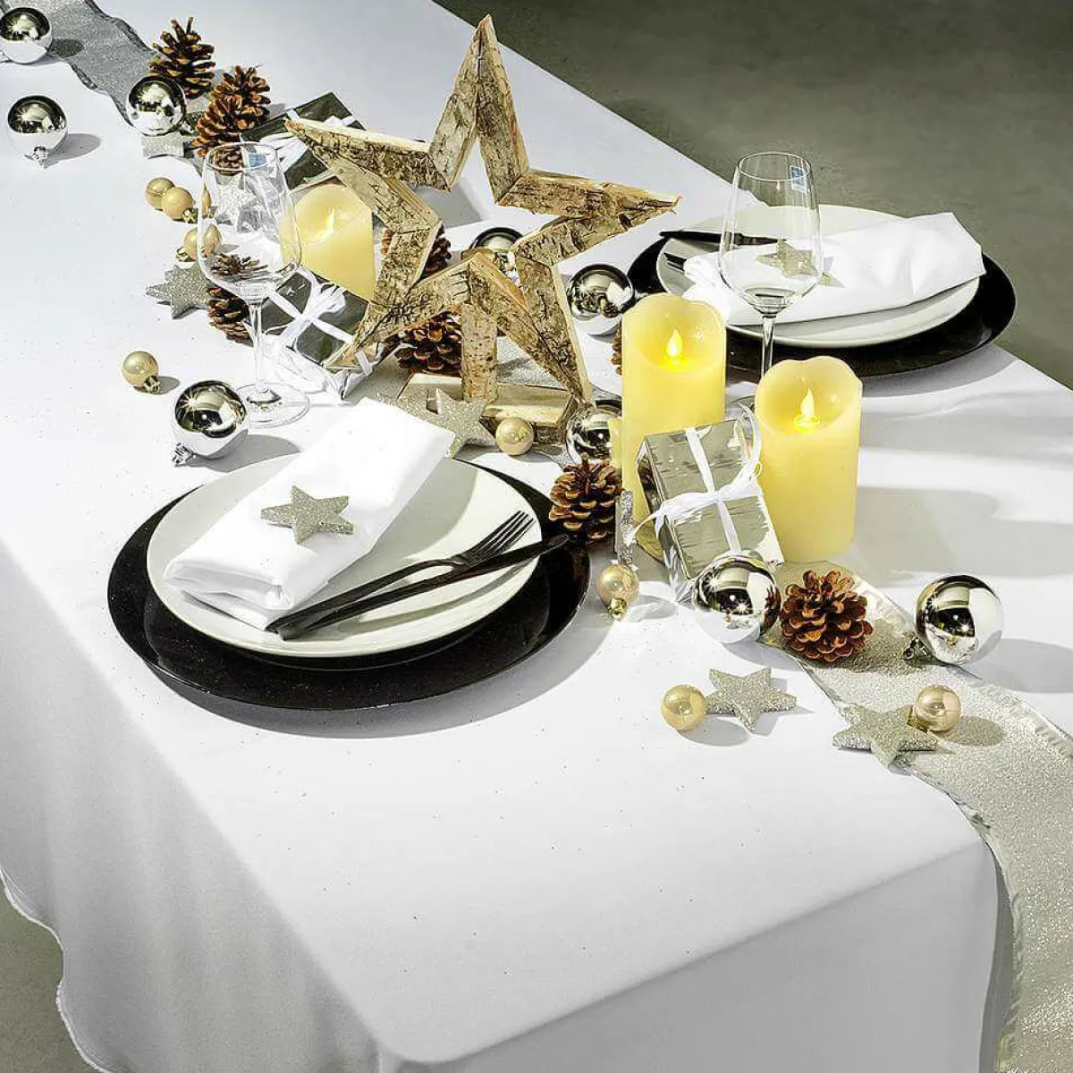 Bolas De Navidad>DecoWoerner Bolas De Navidad De Plástico Plateado Brillante, 6 Cm Ø - 24 Piezas plata