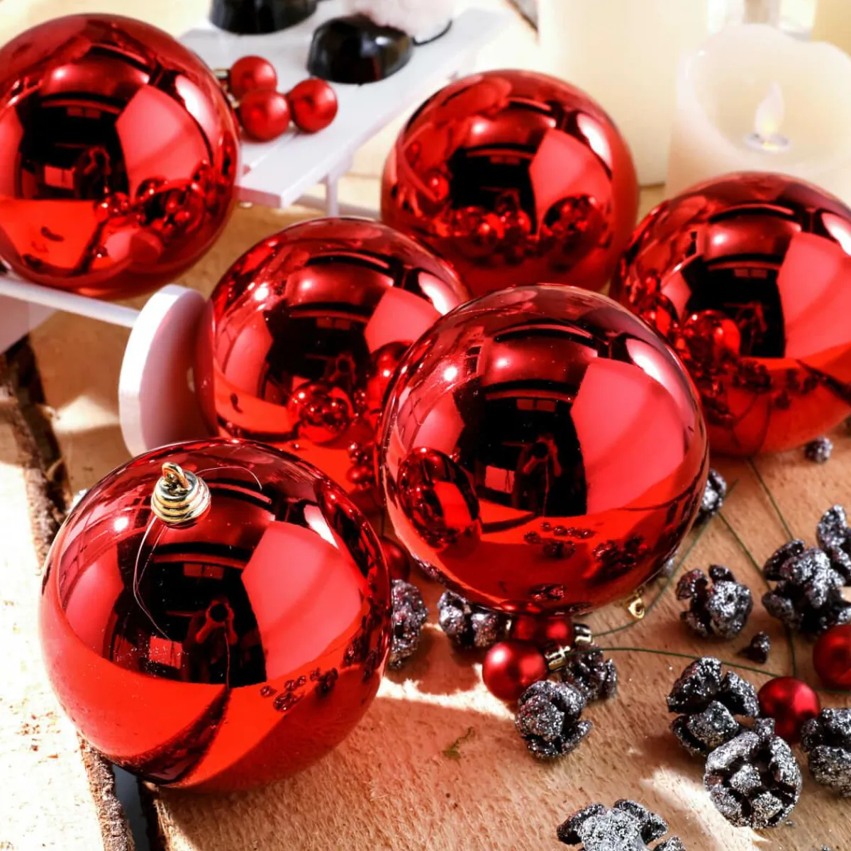 Bolas De Navidad>DecoWoerner Bolas De Navidad Rojas Y Brillantes De Plástico Ignífugo 6 Cm Ø - 24 Piezas rojo