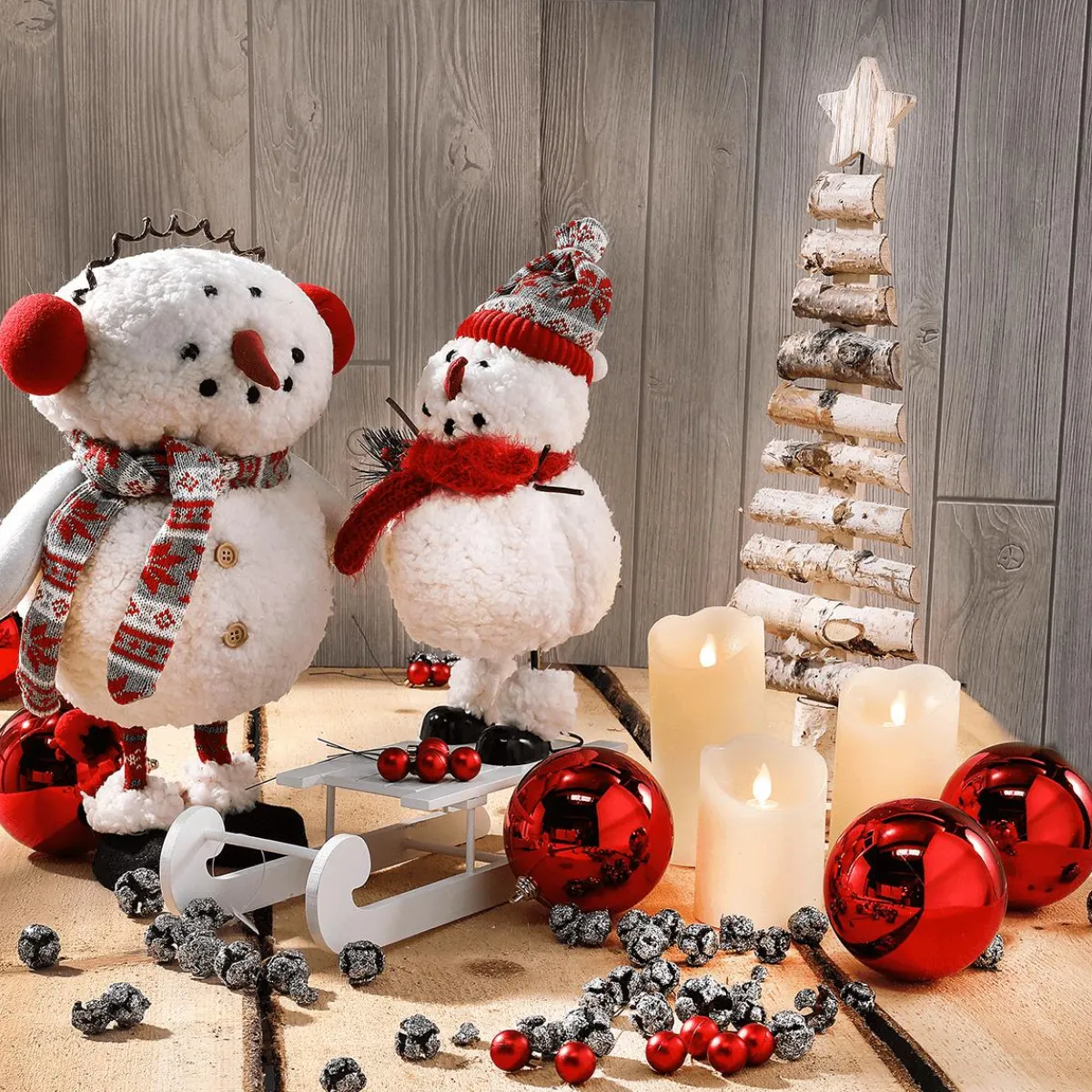 Bolas De Navidad>DecoWoerner Bolas De Navidad Rojas Y Brillantes De Plástico Ignífugo 6 Cm Ø - 24 Piezas rojo