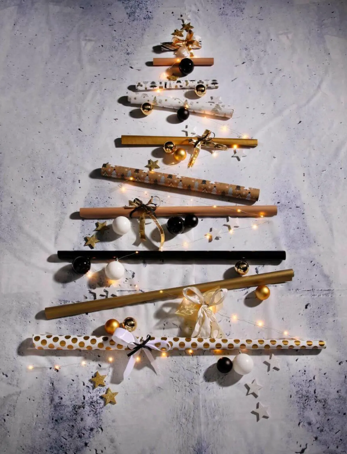 Luces De Navidad>DecoWoerner Cadena De Luces LED Con Alambre Con Baterías Para Exteriores, 100 LED, 10 M plata
