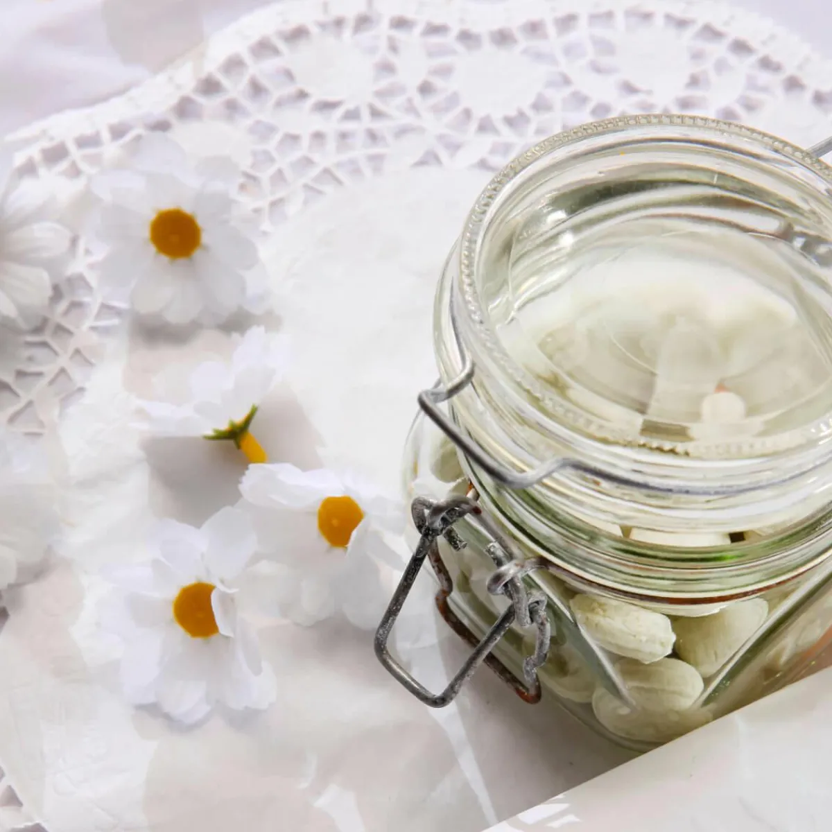 Decoración Dispersa|Decoración De Primavera>DecoWoerner Flores De Margaritas Decorativas, 72 Piezas blanco