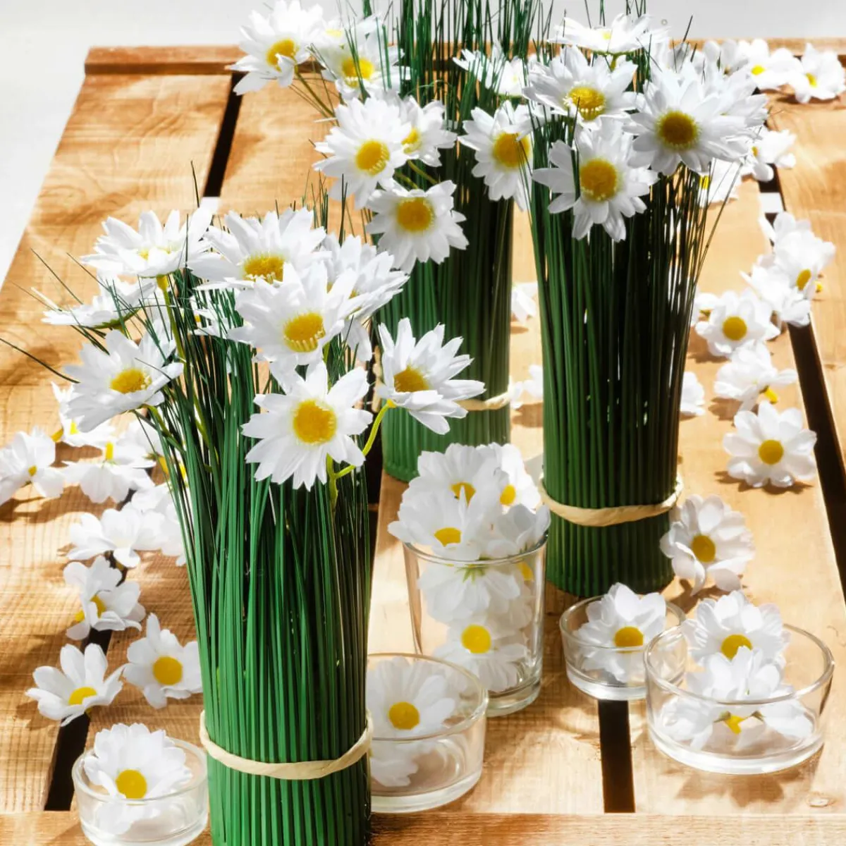 Decoración Dispersa|Decoración De Primavera>DecoWoerner Flores De Margaritas Decorativas, 72 Piezas blanco
