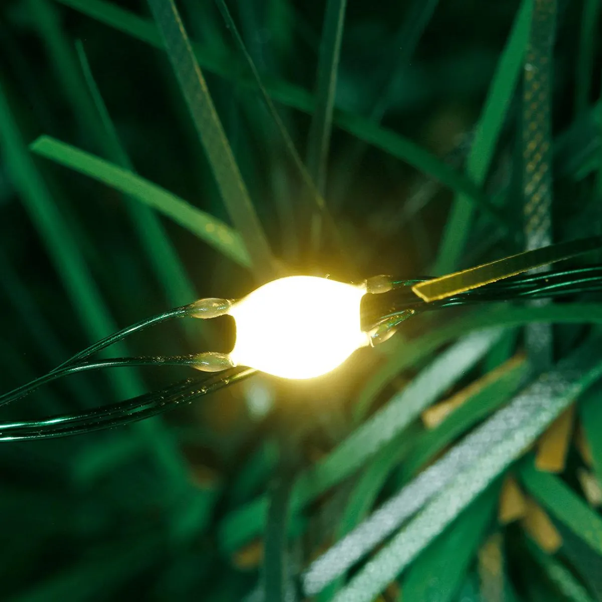 Guirnaldas De Navidad>DecoWoerner Guirnalda De Abeto Deluxe 270 Cm Con 200LEDs, 25 Cm Ø verde