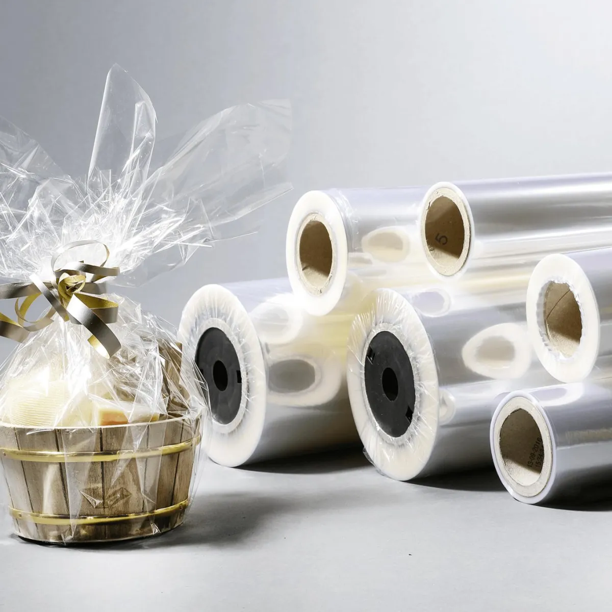 Film Polipropileno>DecoWoerner Lámina De Plástico Para Regalo 75 Cm, 200 M transparente