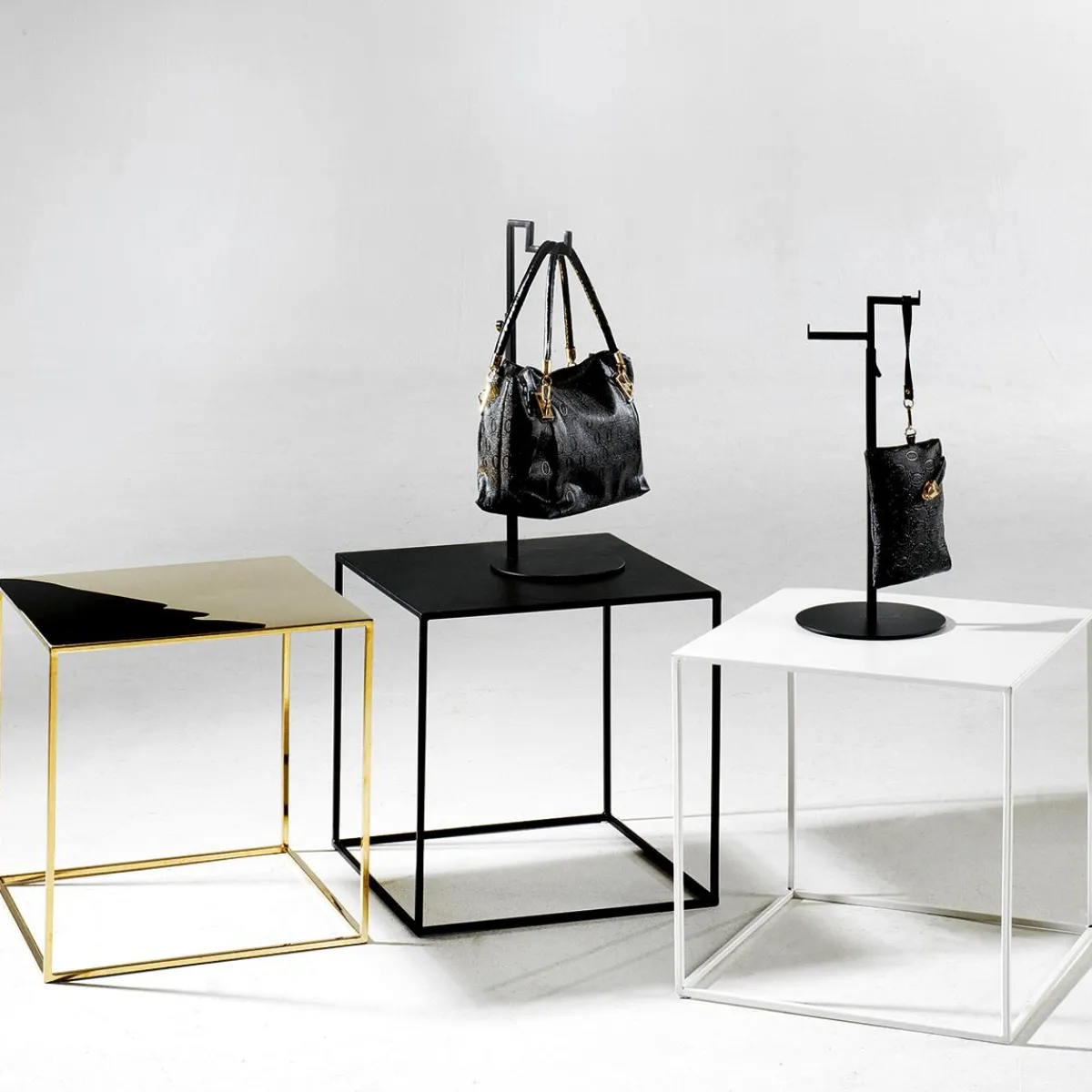 Expositores Para Tiendas|Macetas Y Artículos De Decoración>DecoWoerner Mesa De Metal 45 X 45 Cm, Negra negro