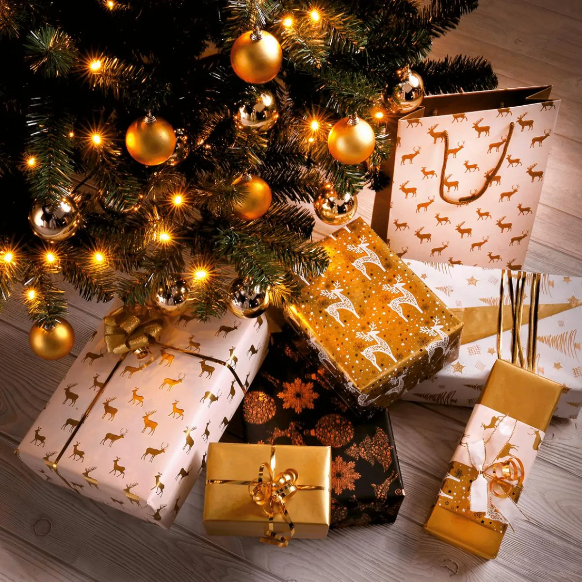Papel De Regalo|Go Green - Envoltorio Para Regalo Ecológico>DecoWoerner Papel De Regalo Navideño Sostenible De Doble Cara Con Abetos Y Estrellas En Dorado - Bobina De Papel De Regalo De 50 M oro