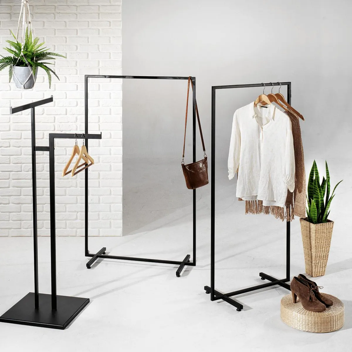 Percheros>DecoWoerner Perchero Metálico NOVUS, , 145 Cm negro