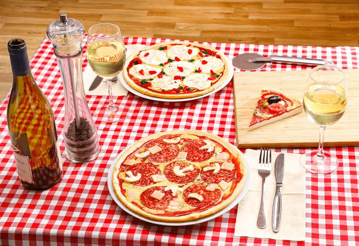 Platos Y Comida Rápida>DecoWoerner Pizza Speciale Con Salami, Jamón Y Champiñones Comida Fake 25 Cm Ø rojo
