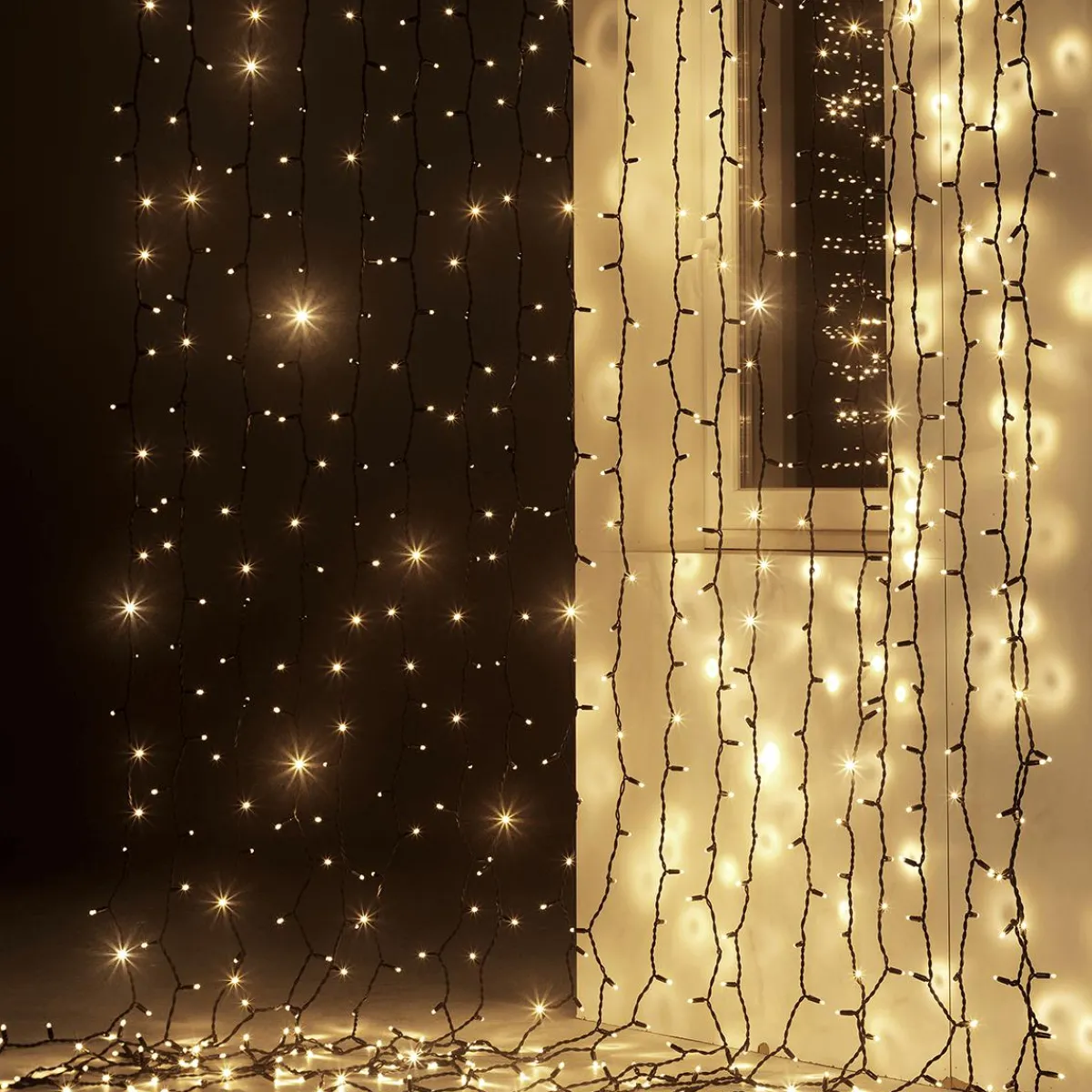 Luces De Navidad>DecoWoerner Sistema Profesional De Cortina De Luz LED IP67, 900 Cm Sin Cable De Alimentación, Negro