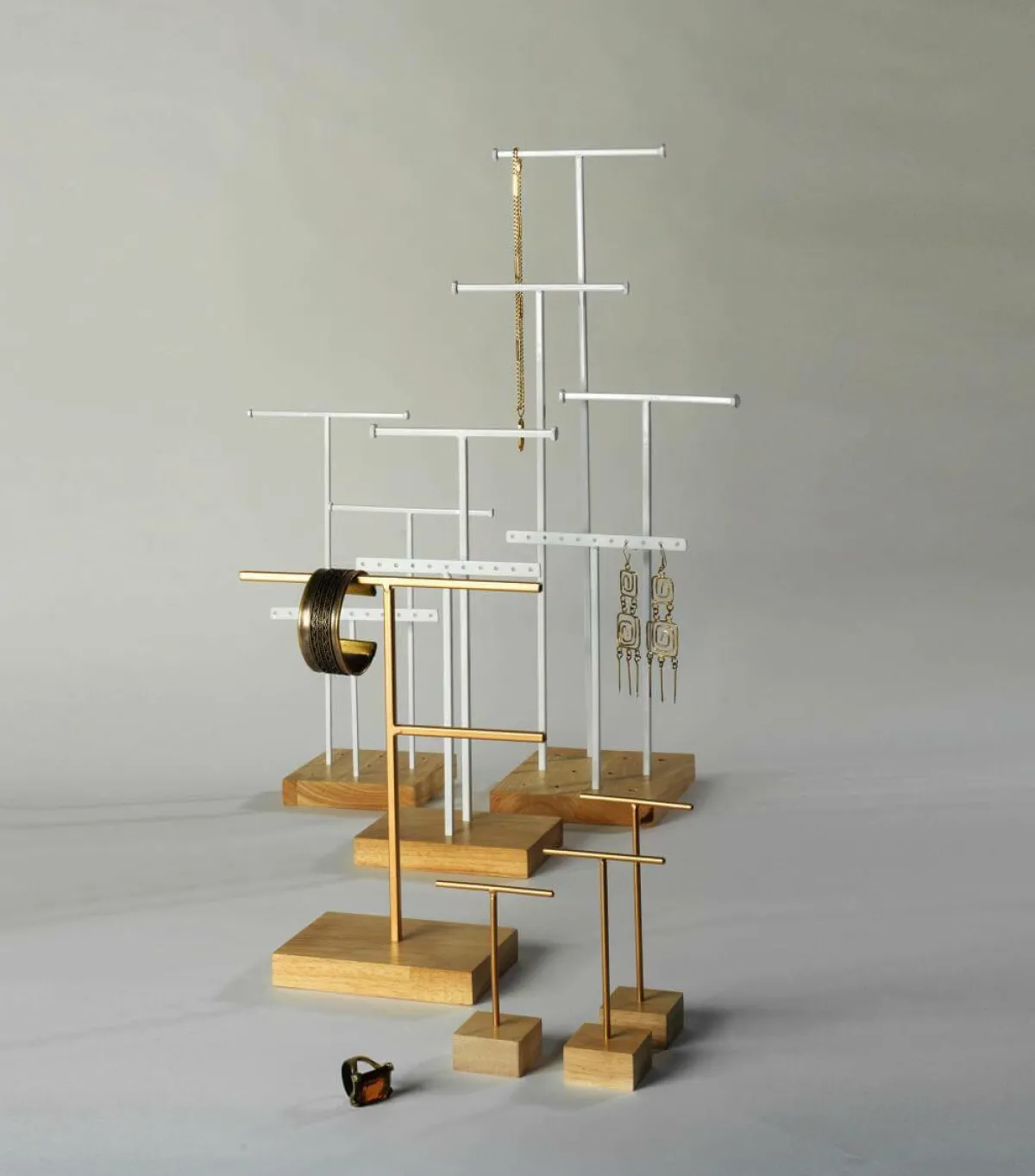 Expositores Para Tiendas>DecoWoerner Soporte De Joyería, Expositor En Forma De T 3 Piezas, Altura 28 Cm blanco