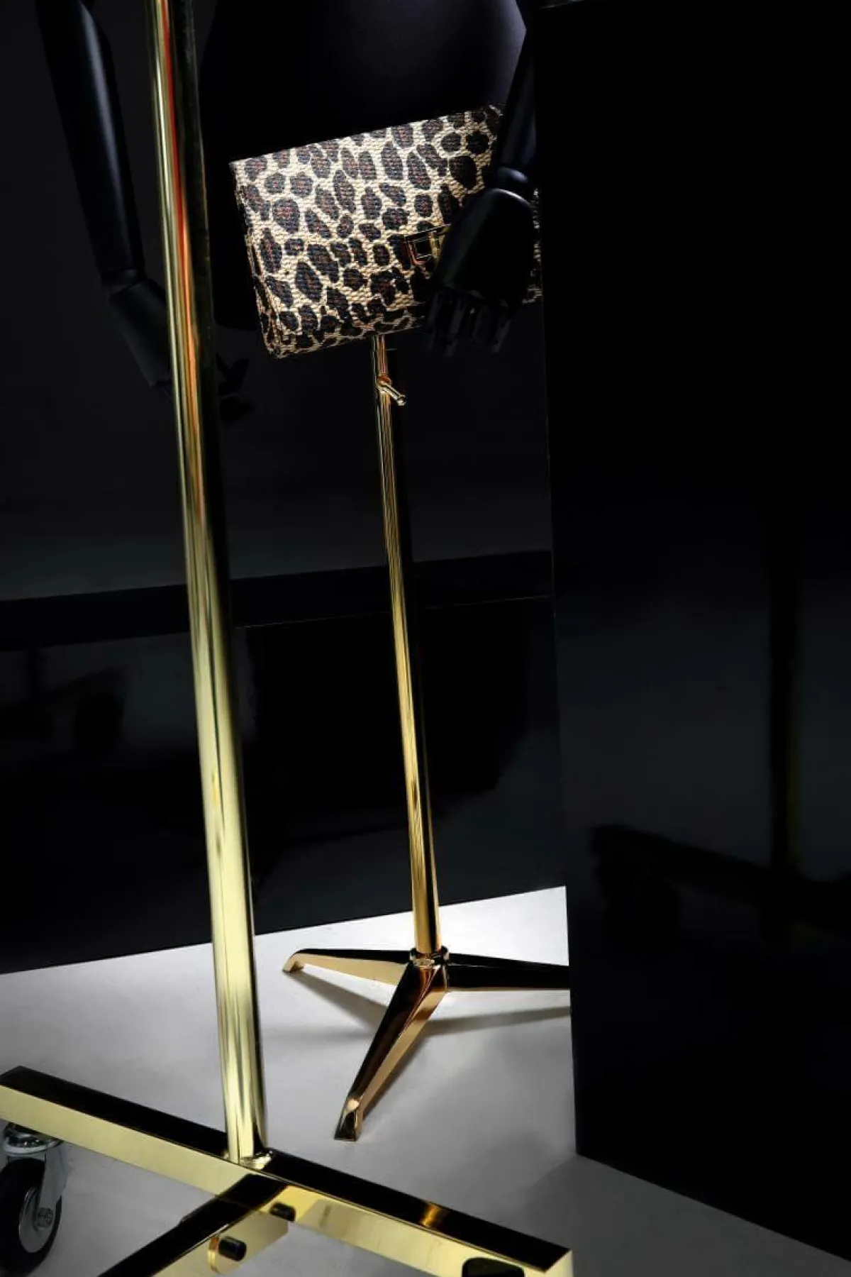 Bustos De Costura>DecoWoerner Soporte Para Bustos De Tres Patas, oro