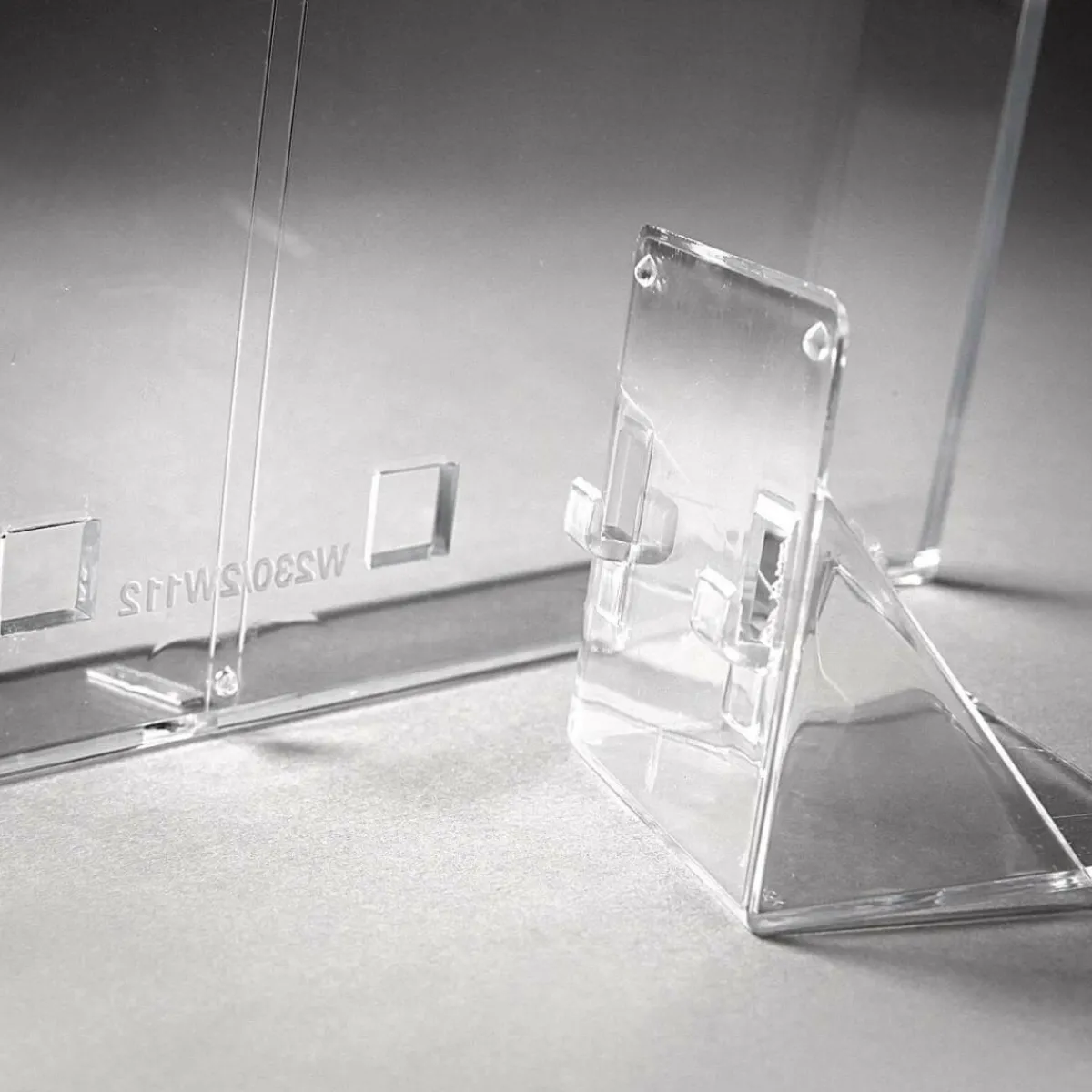 Expositores Para Tiendas>DecoWoerner Soporte Para Folletos Flexi DIN A4 transparente