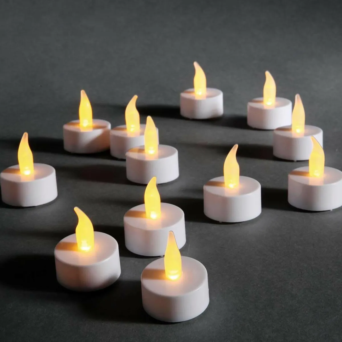 Luz Decorativa>DecoWoerner Velas Para Té Con Baterías LED, Conjunto De 12 Piezas blanco